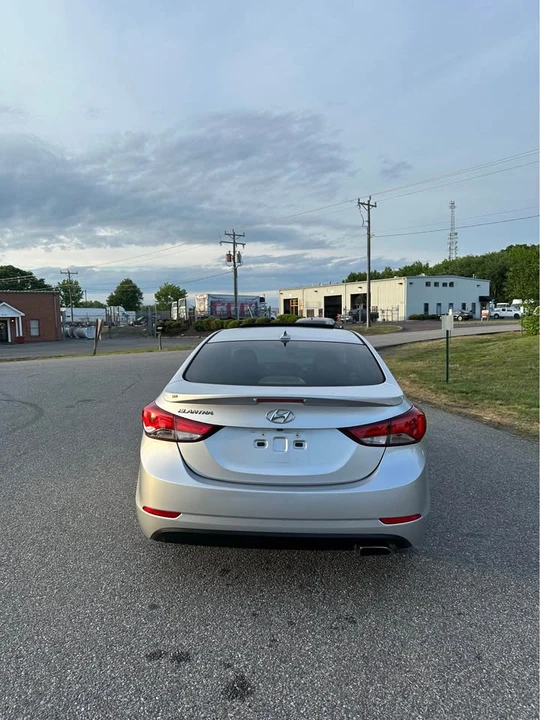2015 Hyundai Elantra - Image 6 of 17