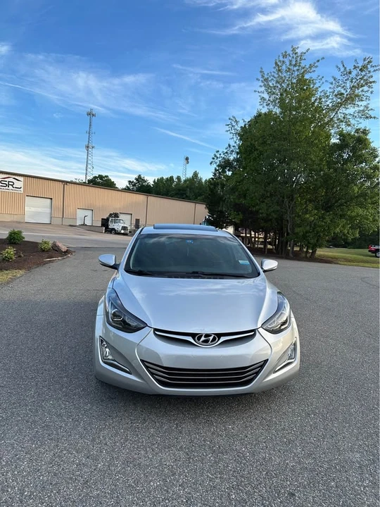 2015 Hyundai Elantra - Image 2 of 17