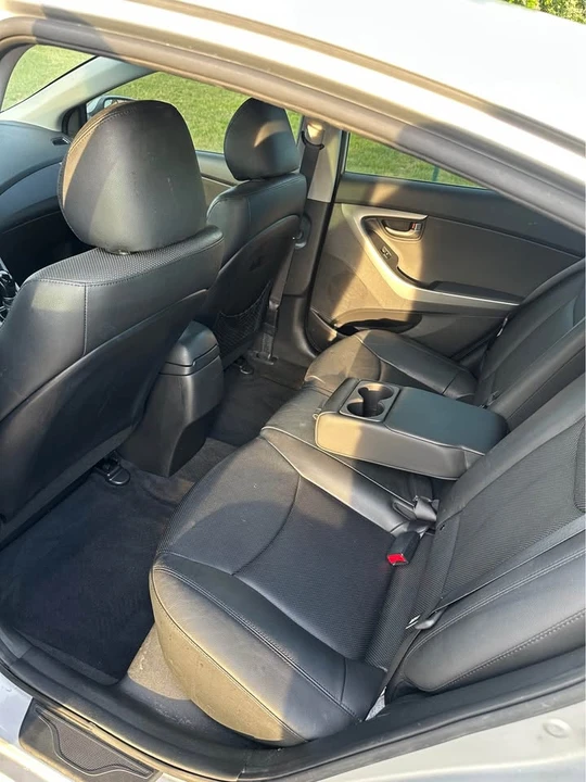2015 Hyundai Elantra - Image 9 of 17