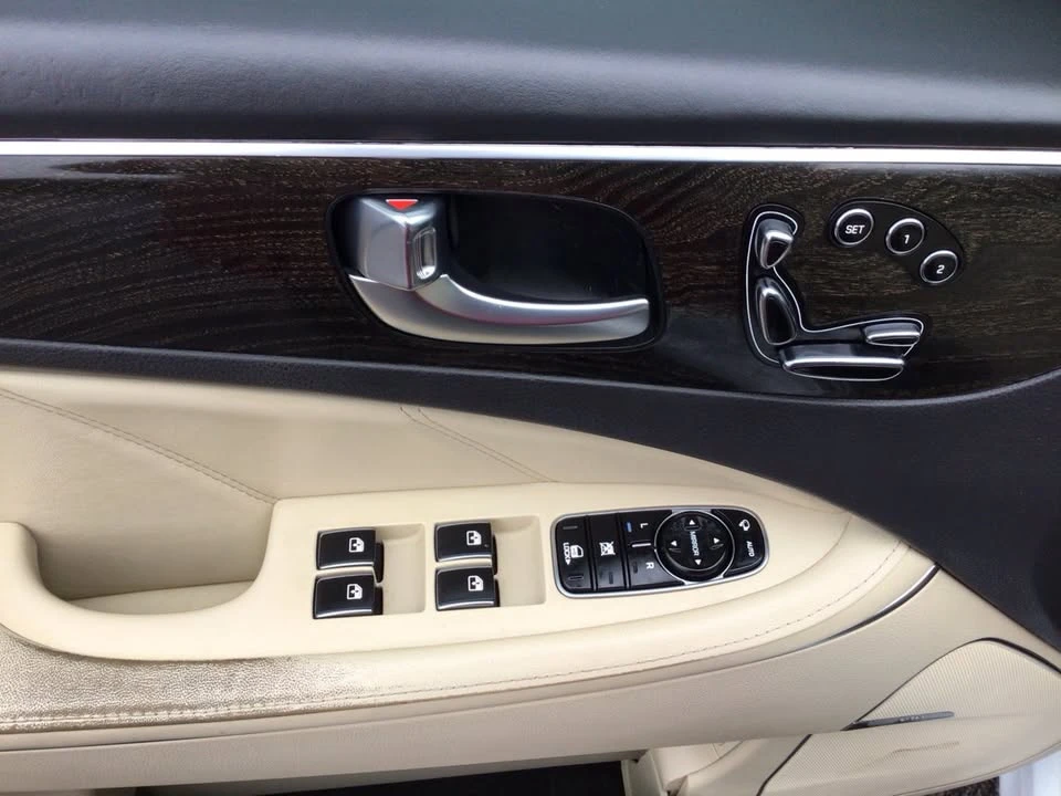 2015 Hyundai Equus - Image 12 of 20