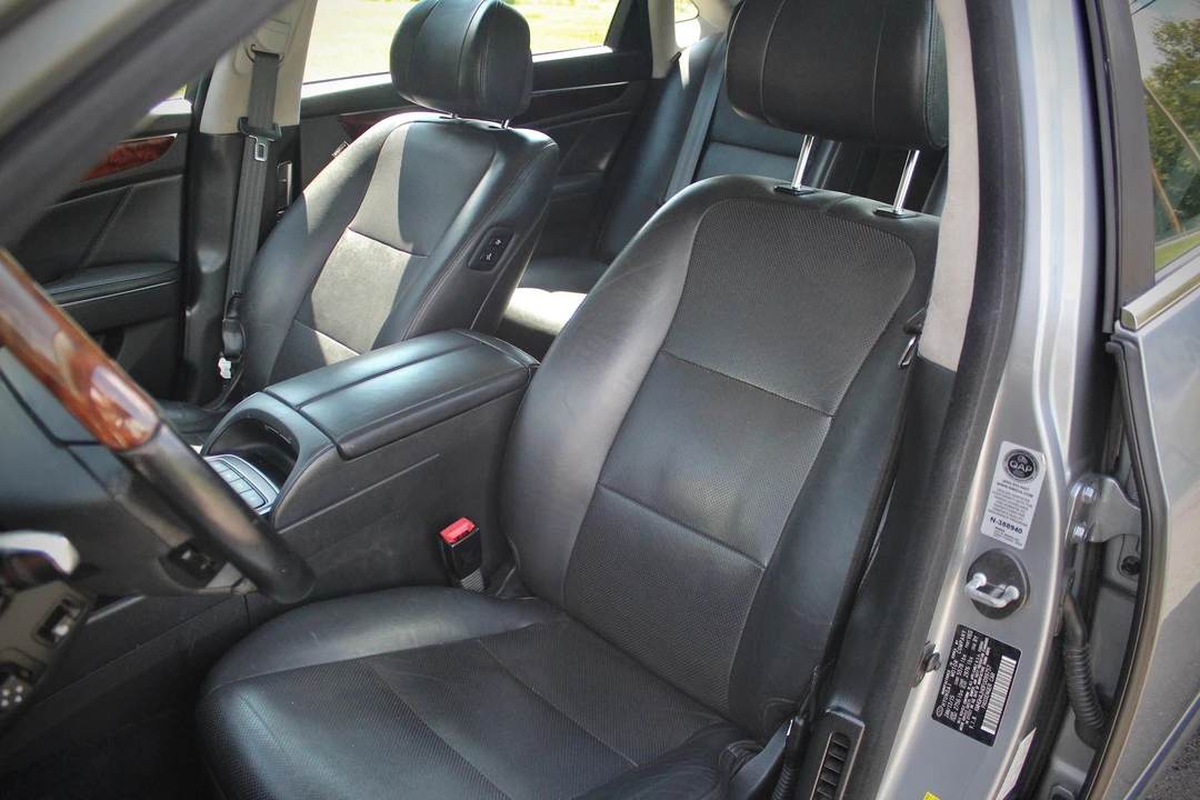 2015 Hyundai Equus - Image 23 of 31