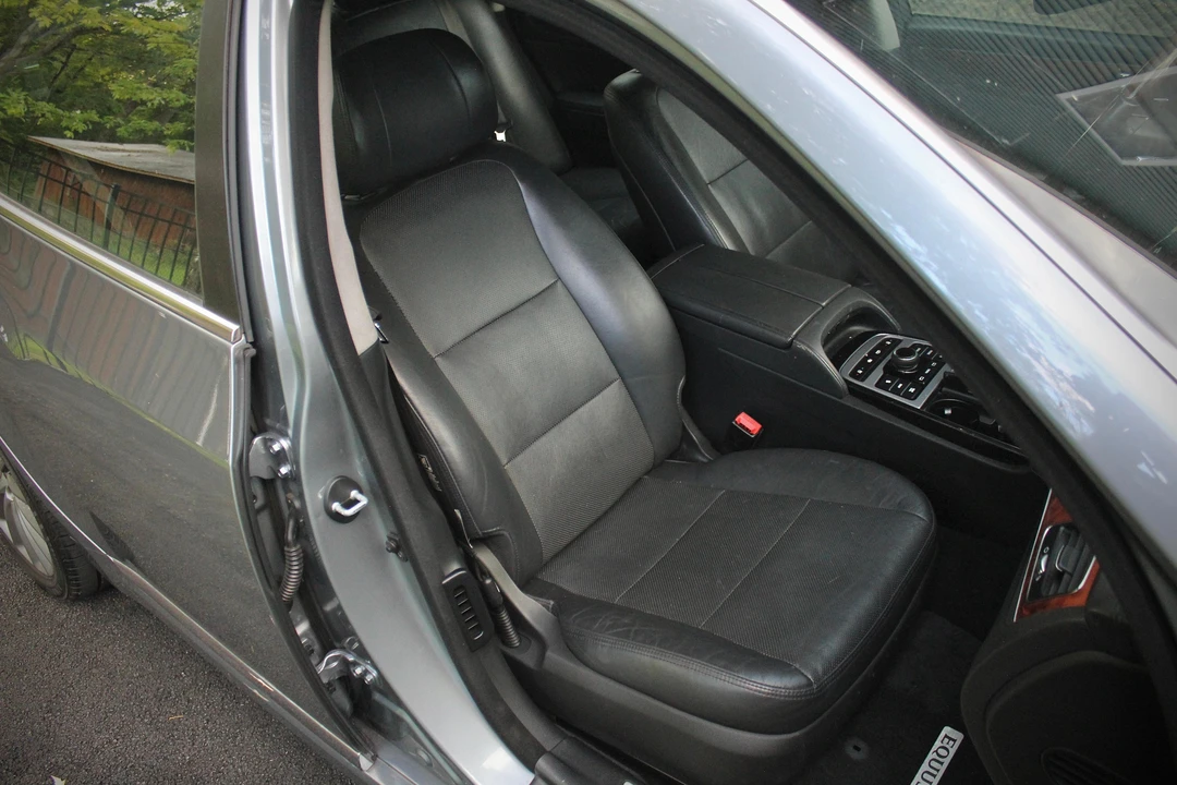 2015 Hyundai Equus - Image 26 of 31
