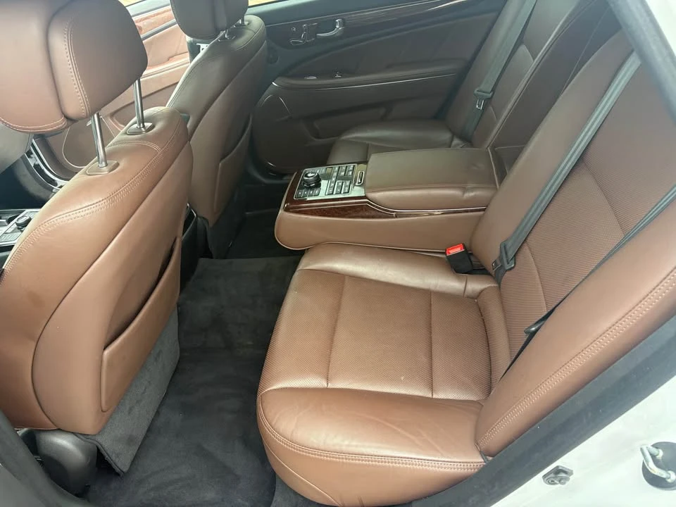2015 Hyundai Equus - Image 10 of 13