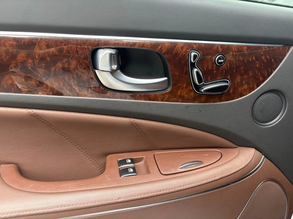 2015 Hyundai Equus - Image 12 of 13