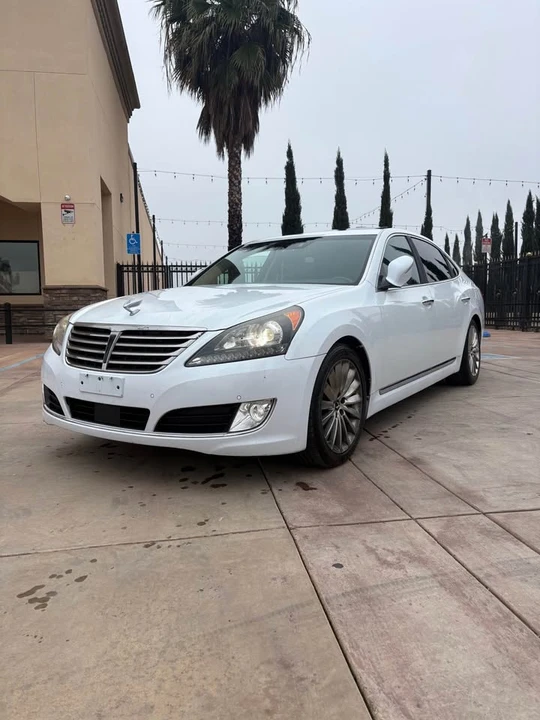 2015 Hyundai Equus - Image 2 of 13