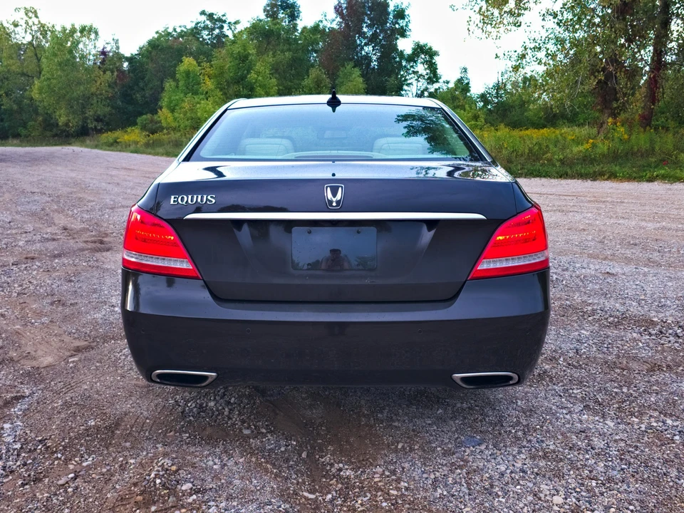 2015 Hyundai Equus - Image 19 of 31