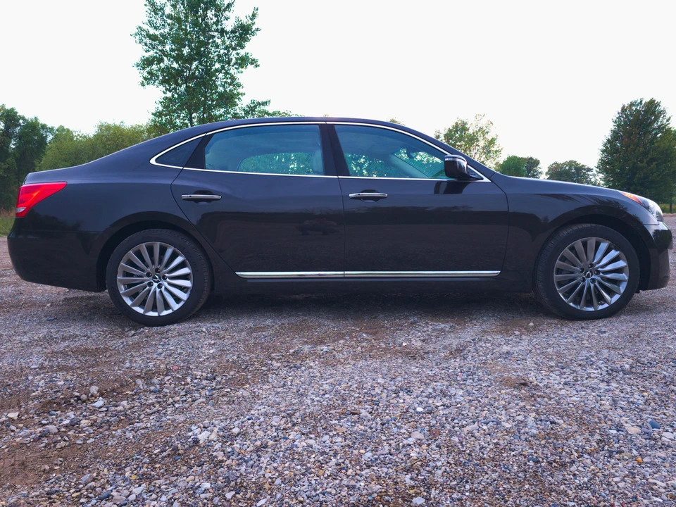 2015 Hyundai Equus - Image 24 of 31