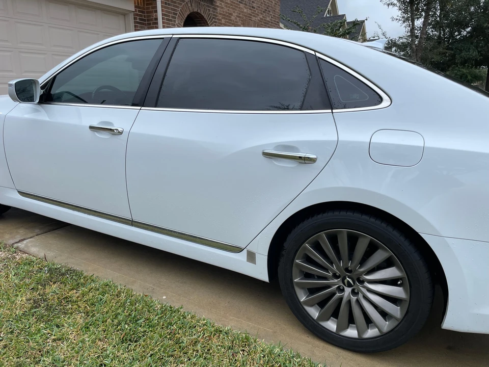 2015 Hyundai Equus - Image 25 of 31