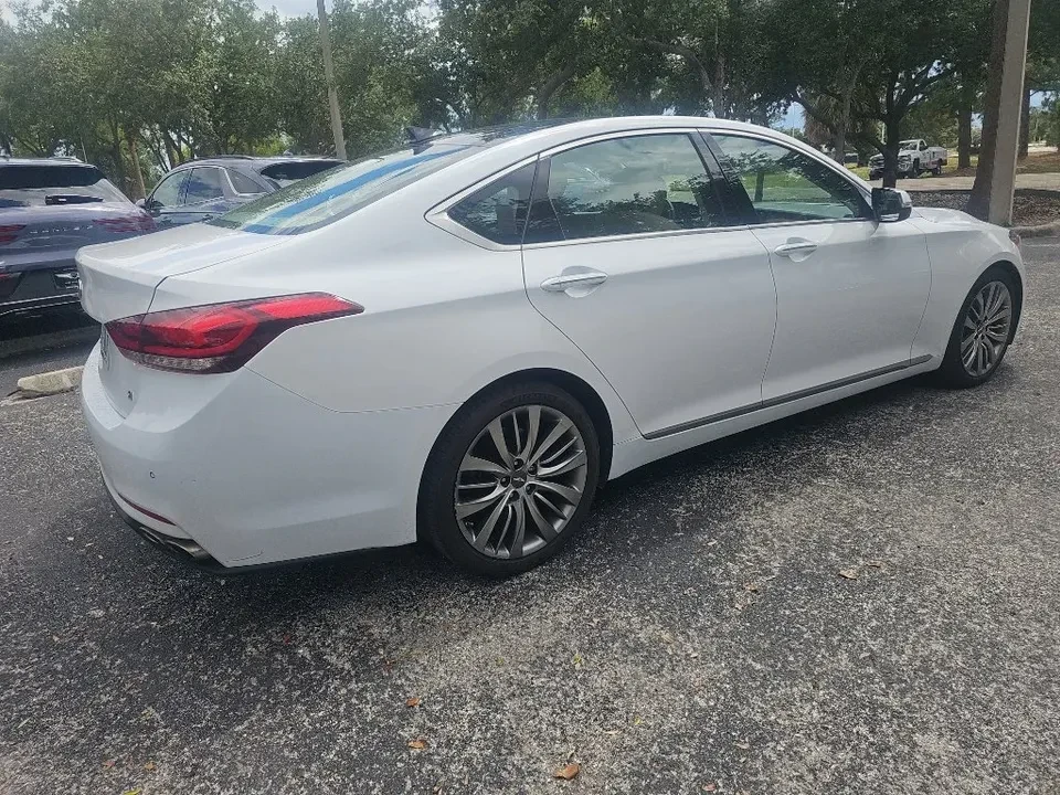 2015 Hyundai Genesis - Image 2 of 3