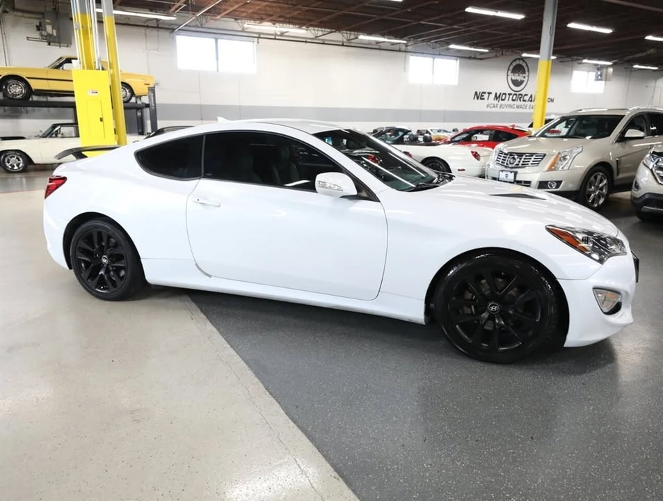 2015 Hyundai Genesis Coupe - Image 5 of 18