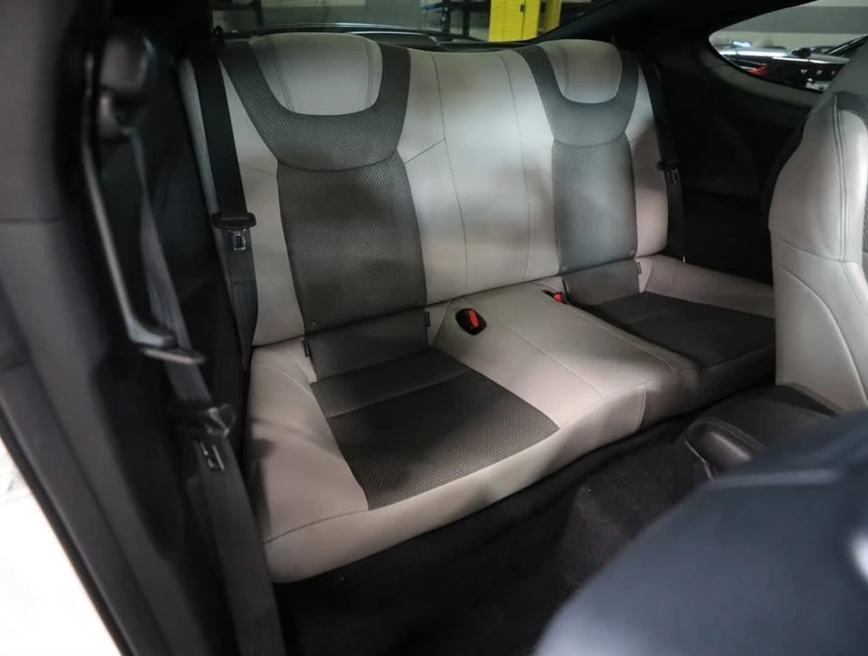 2015 Hyundai Genesis Coupe - Image 12 of 18