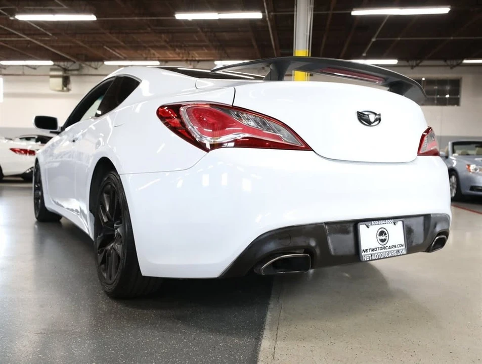 2015 Hyundai Genesis Coupe - Image 8 of 18