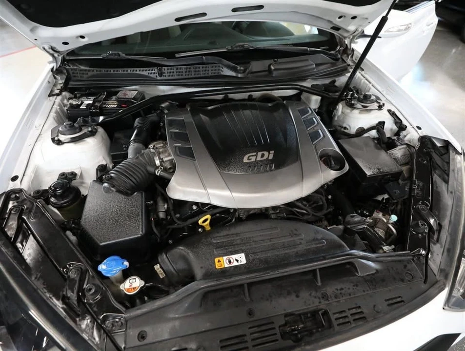 2015 Hyundai Genesis Coupe - Image 18 of 18