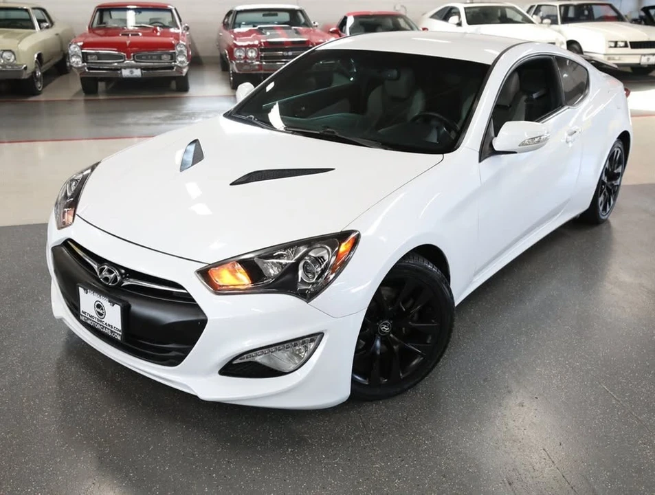 2015 Hyundai Genesis Coupe - Image 2 of 18