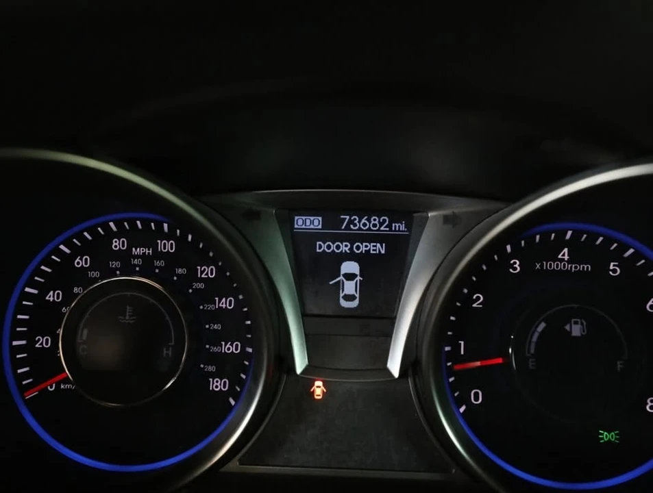 2015 Hyundai Genesis Coupe - Image 17 of 18