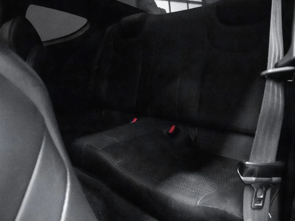 2015 Hyundai Genesis - Image 13 of 20