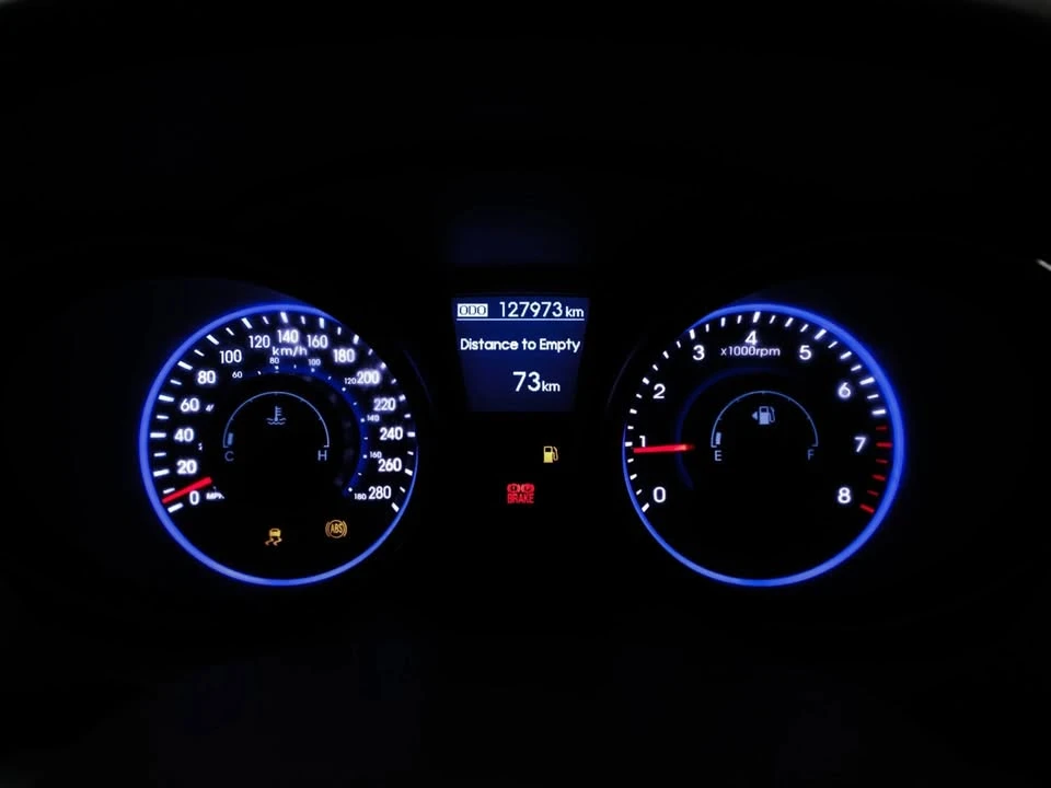 2015 Hyundai Genesis - Image 15 of 20