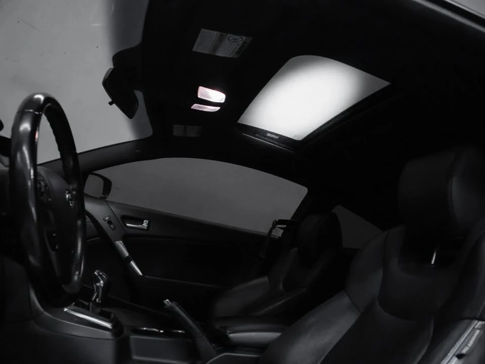 2015 Hyundai Genesis - Image 12 of 20