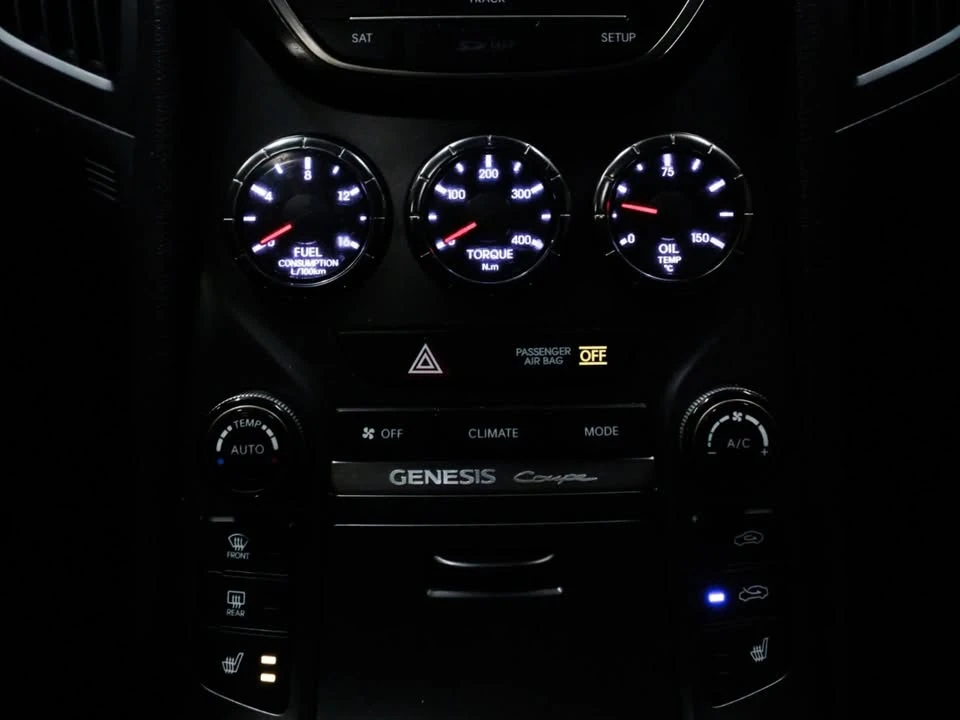 2015 Hyundai Genesis - Image 16 of 20