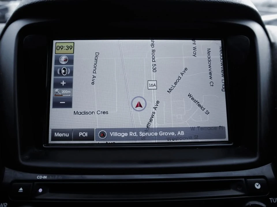 2015 Hyundai Genesis - Image 17 of 20