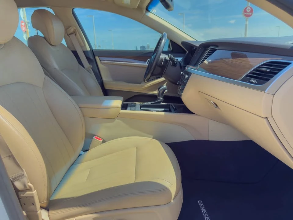 2015 Hyundai Genesis - Image 14 of 15