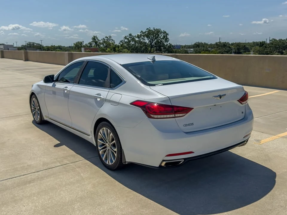 2015 Hyundai Genesis - Image 6 of 15