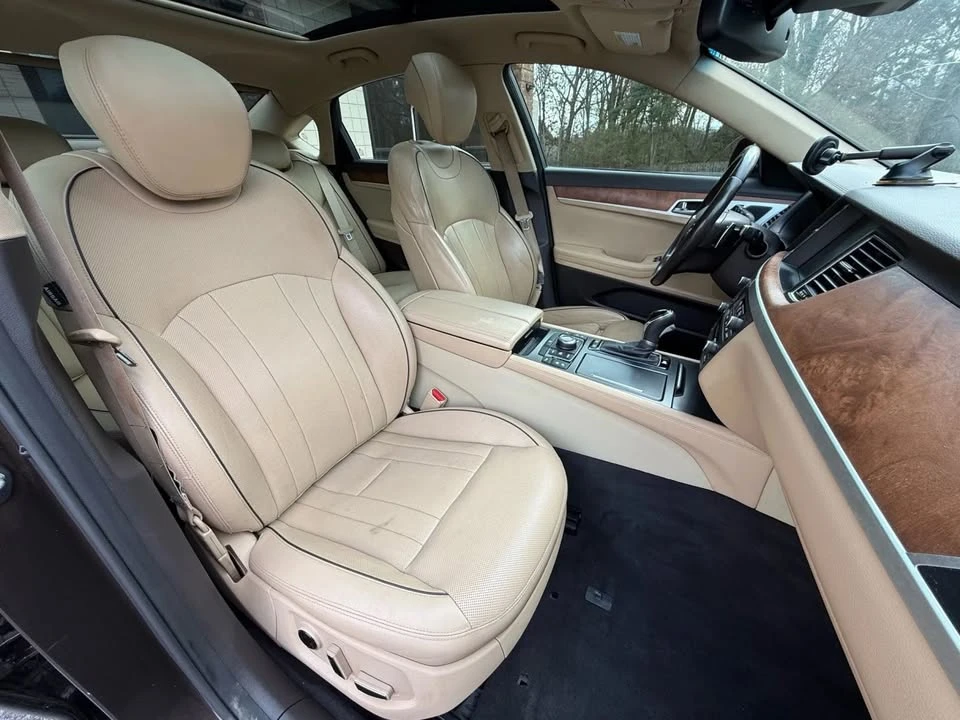 2015 Hyundai Genesis - Image 9 of 10