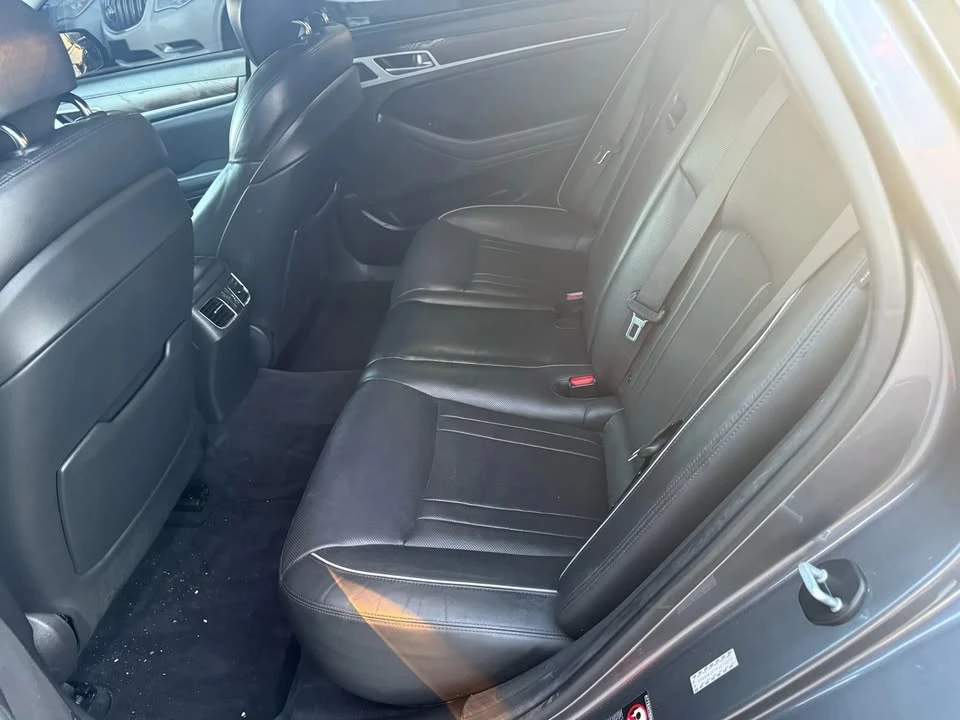 2015 Hyundai Genesis - Image 12 of 20