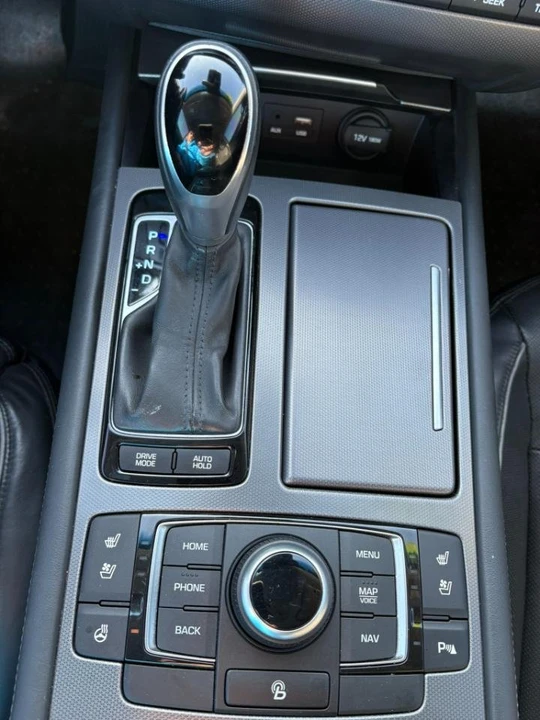 2015 Hyundai Genesis - Image 12 of 20