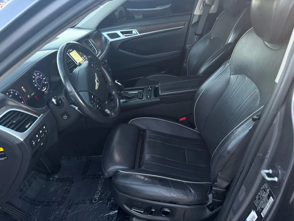 2015 Hyundai Genesis - Image 10 of 20