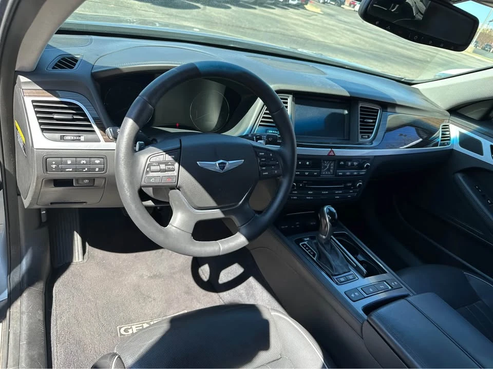 2015 Hyundai Genesis - Image 4 of 5