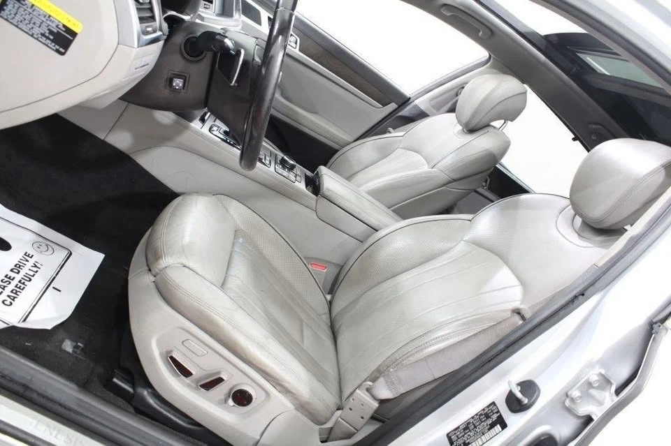 2015 Hyundai Genesis - Image 17 of 20