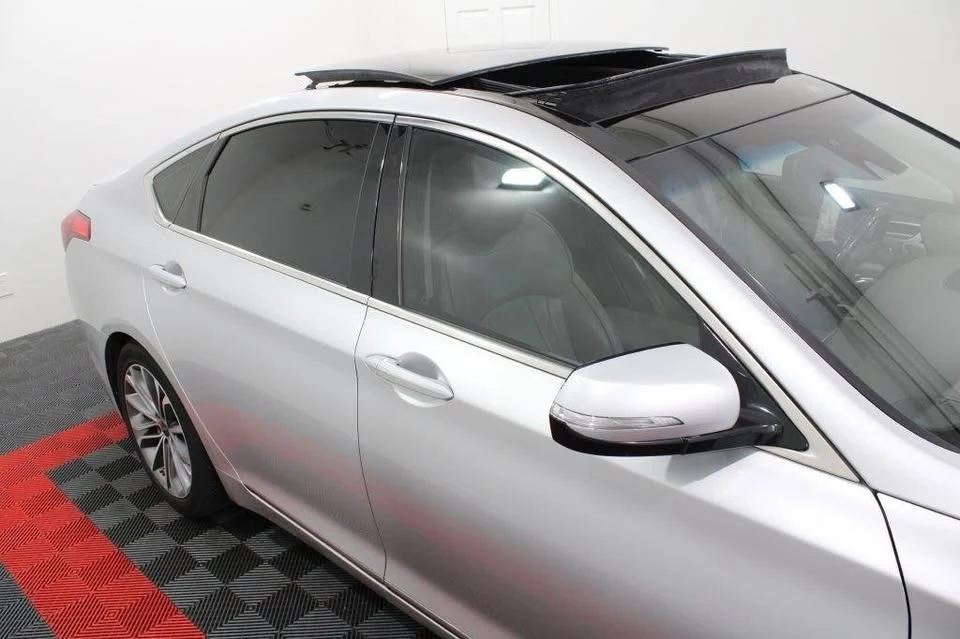 2015 Hyundai Genesis - Image 9 of 20