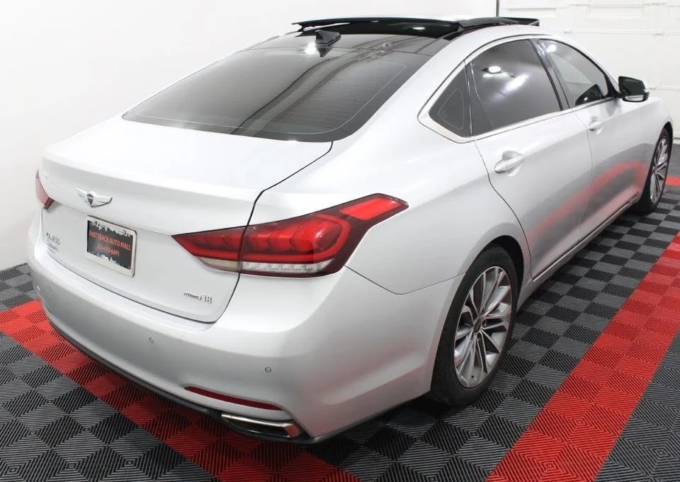 2015 Hyundai Genesis - Image 8 of 20