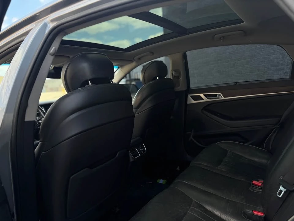 2015 Hyundai Genesis - Image 9 of 9