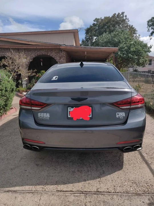 2015 Hyundai Genesis - Image 2 of 10