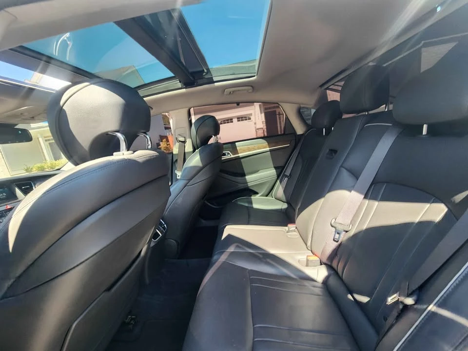 2015 Hyundai Genesis - Image 9 of 11