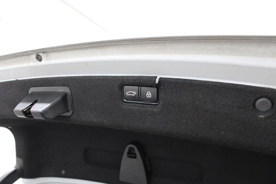 2015 Hyundai Genesis - Image 20 of 20