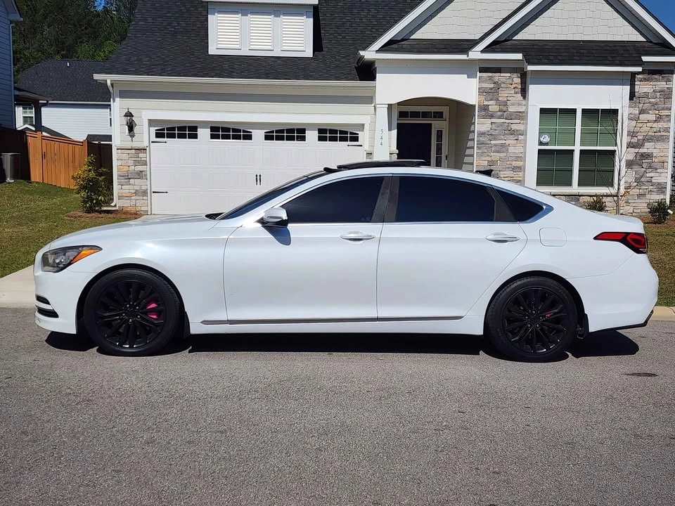 2015 Hyundai Genesis - Image 2 of 11