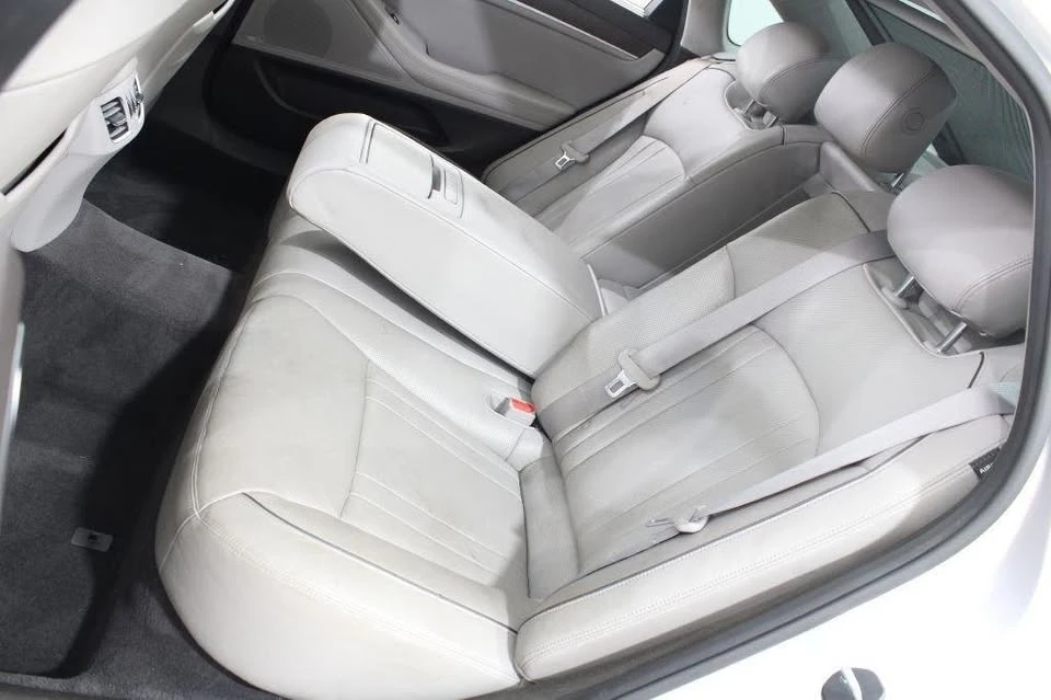 2015 Hyundai Genesis - Image 19 of 20