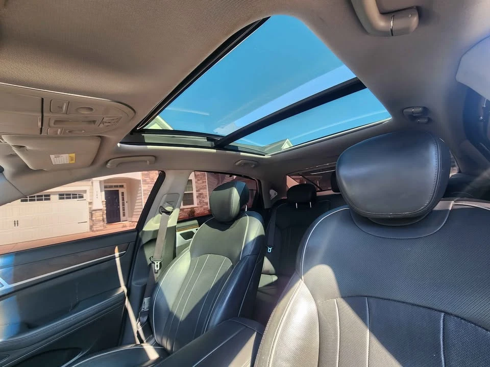 2015 Hyundai Genesis - Image 10 of 11
