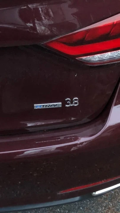 2015 Hyundai Genesis - Image 8 of 9