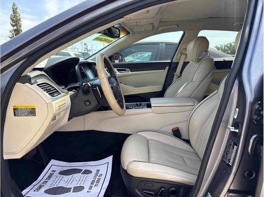 2015 Hyundai Genesis - Image 14 of 15