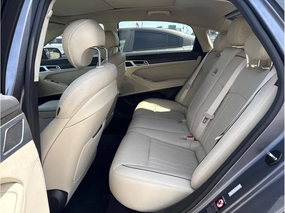 2015 Hyundai Genesis - Image 15 of 15