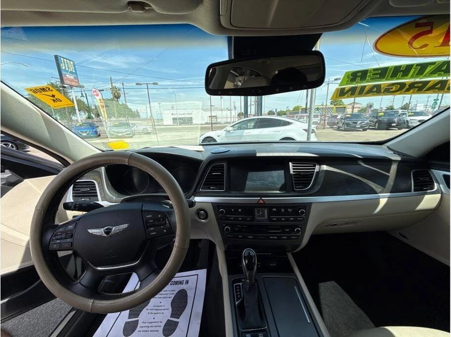 2015 Hyundai Genesis - Image 13 of 15