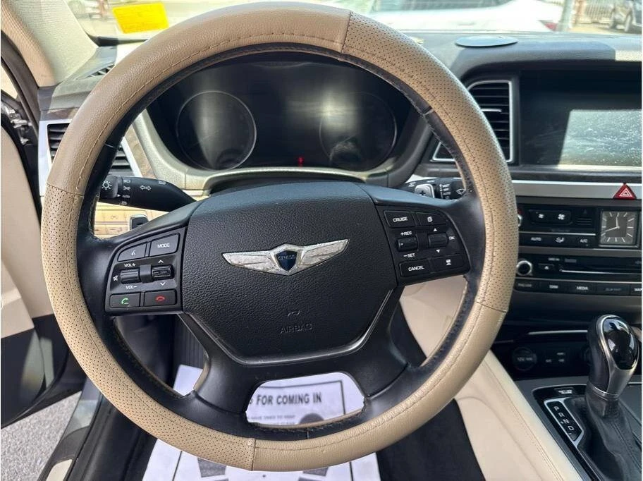 2015 Hyundai Genesis - Image 10 of 15