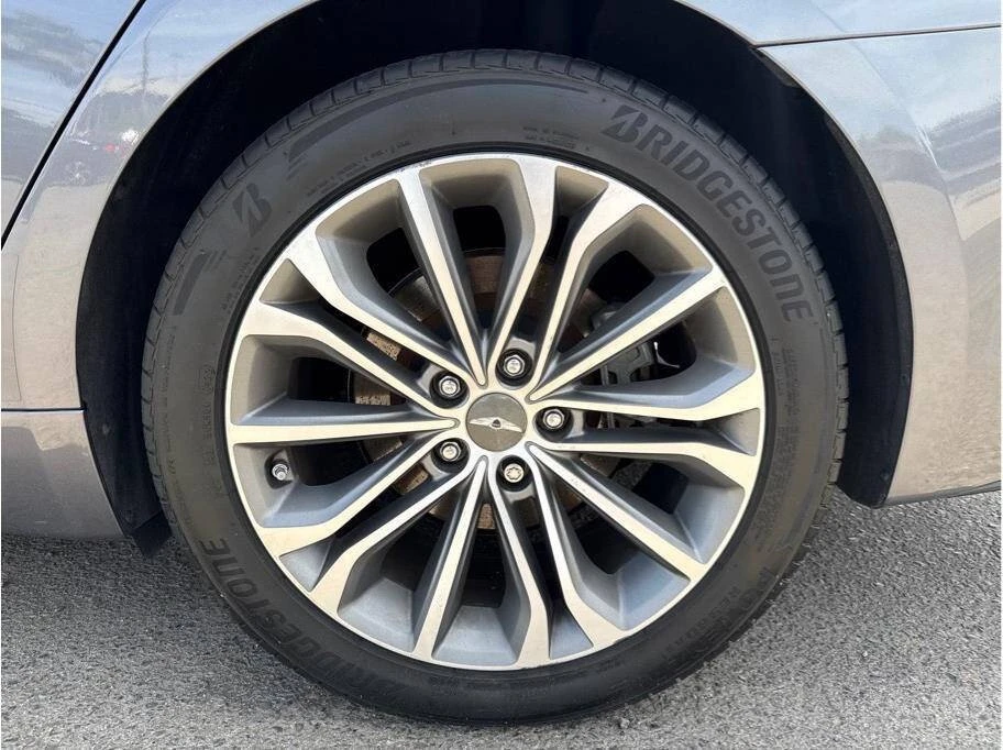 2015 Hyundai Genesis - Image 7 of 15