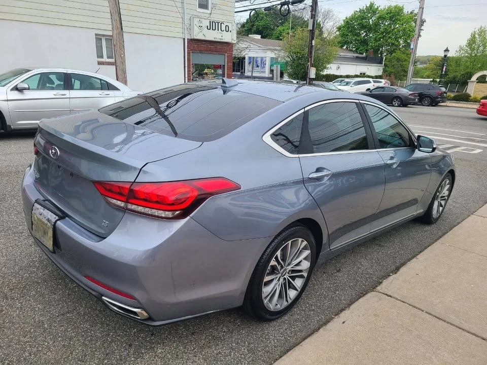 2015 Hyundai Genesis - Image 7 of 20