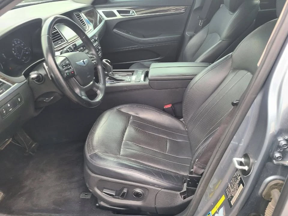 2015 Hyundai Genesis - Image 17 of 20