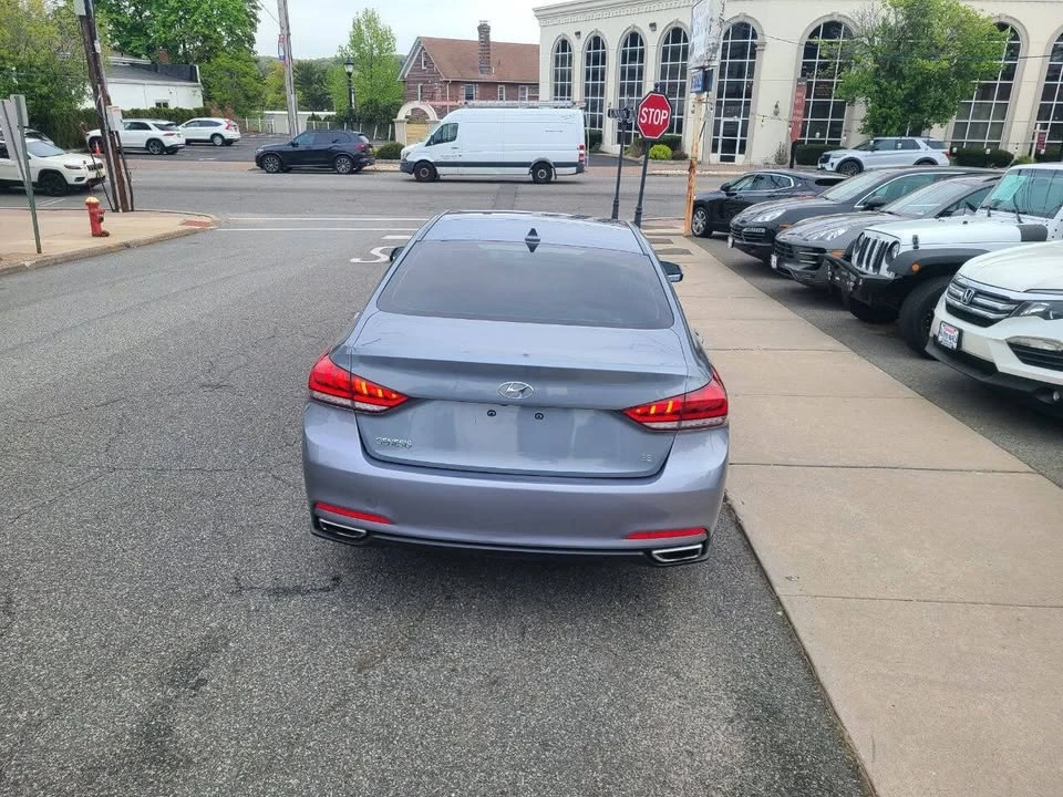 2015 Hyundai Genesis - Image 16 of 20